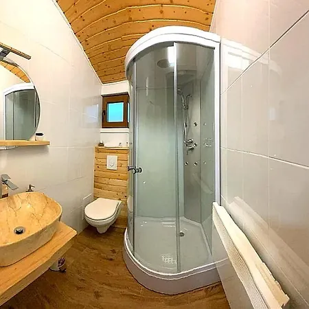 Casutele De Sub *